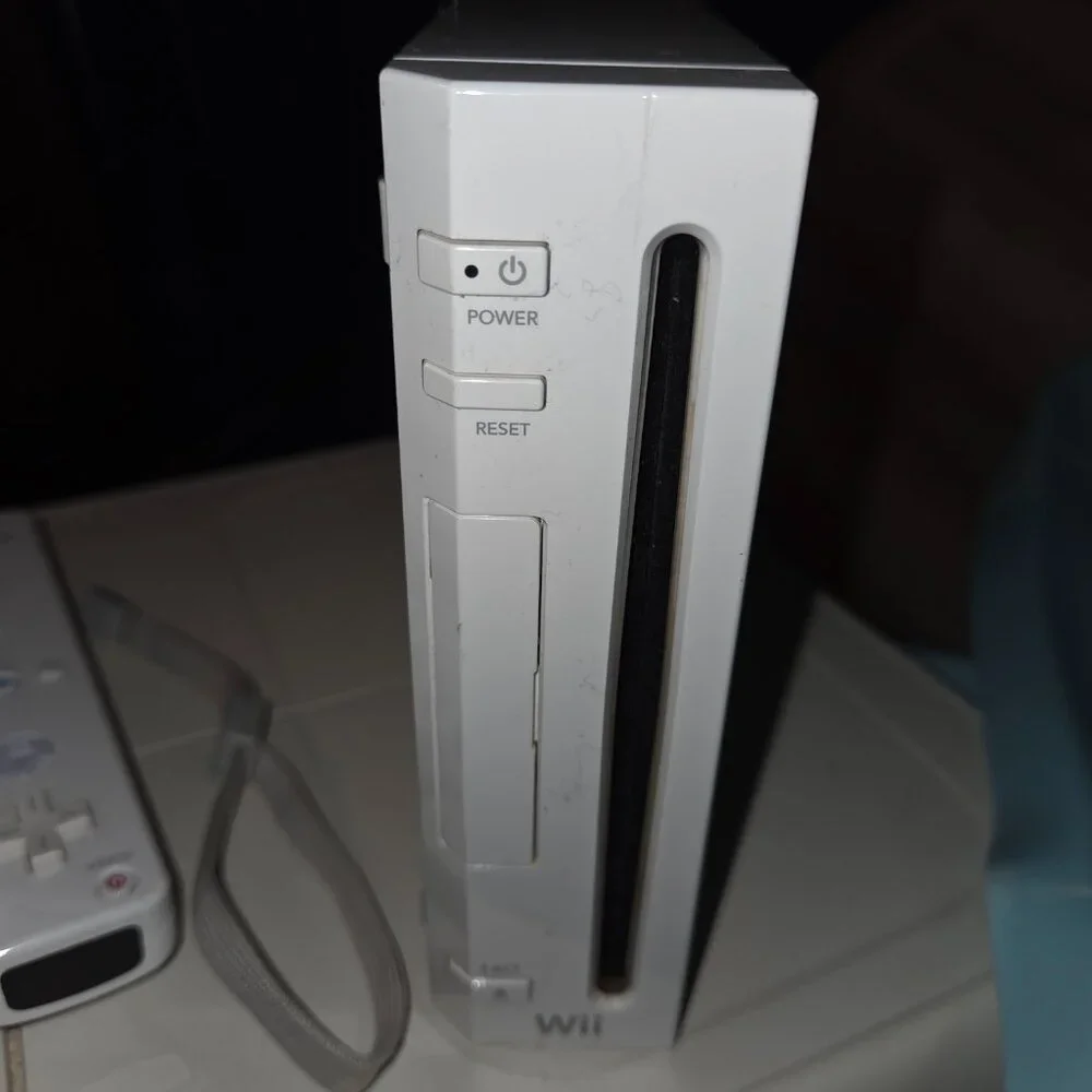 Classic Wii system with Balance Board [see description for parts available]